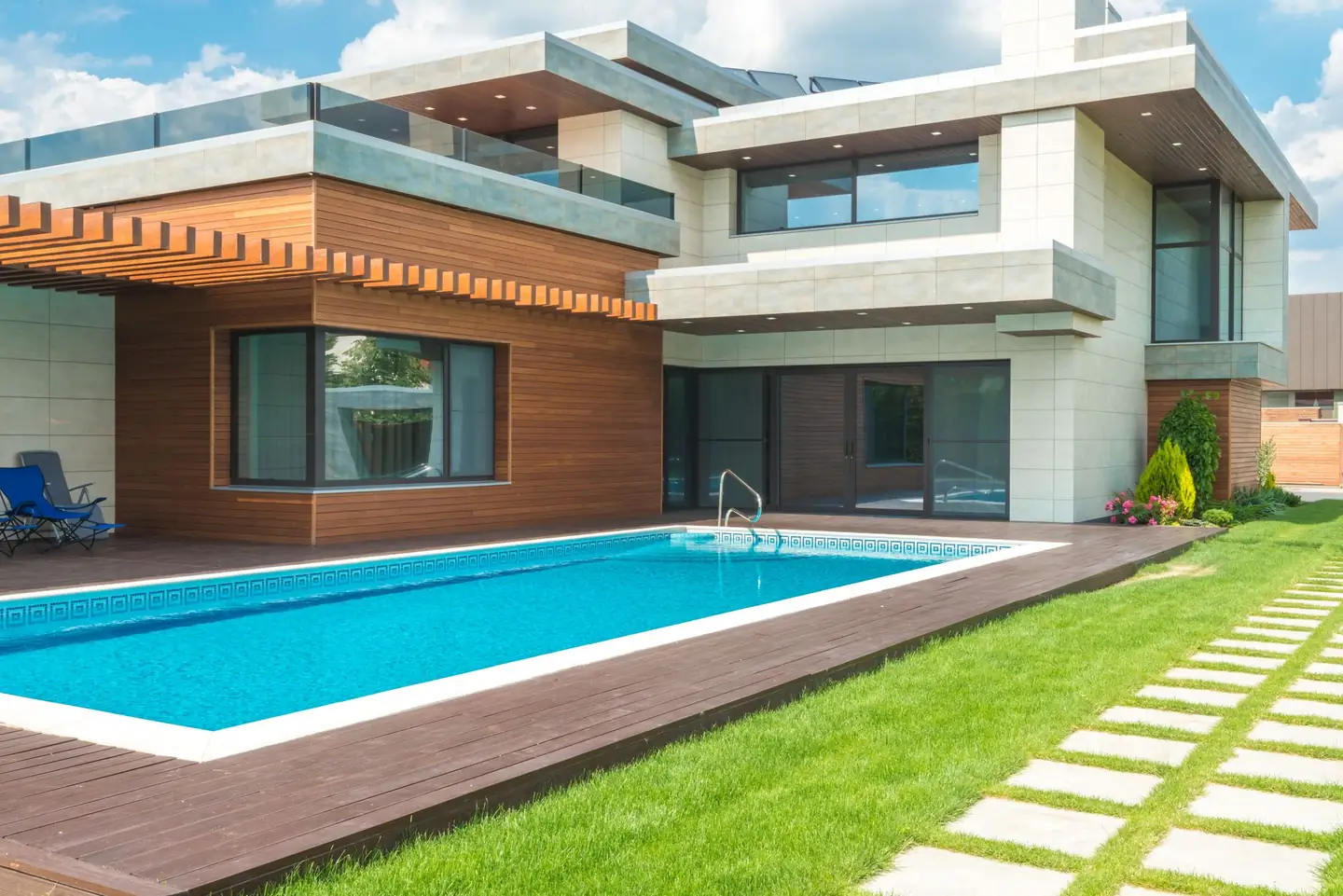 Infinity & Wet-Edge Pools in Dumbudgery, NSW